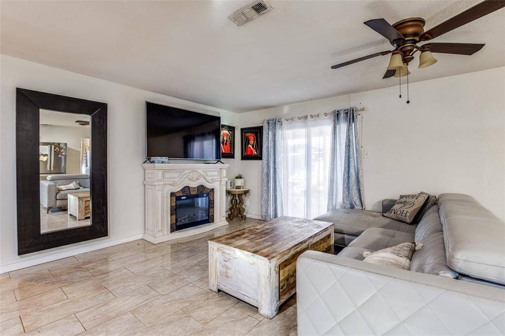 Dallas, TX 75217,10523 Castlerock Drive