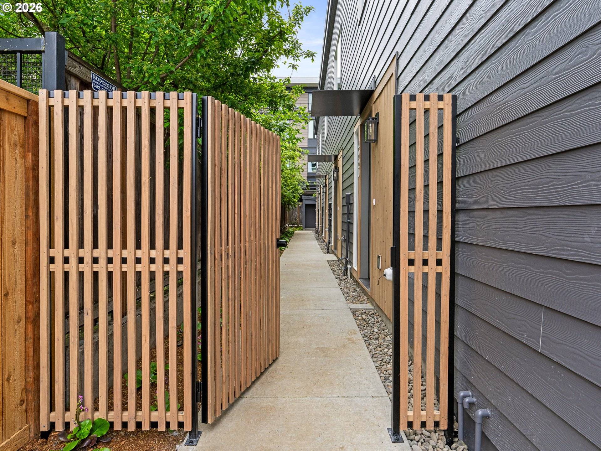 Portland, OR 97215,4920 SE Caruthers ST #2