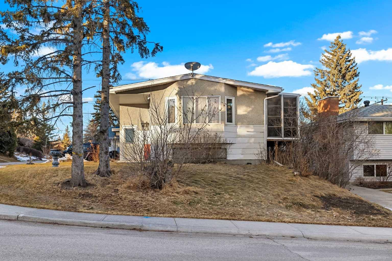 Calgary, AB T2Z 4R7,1016 Hunterdale PL NW