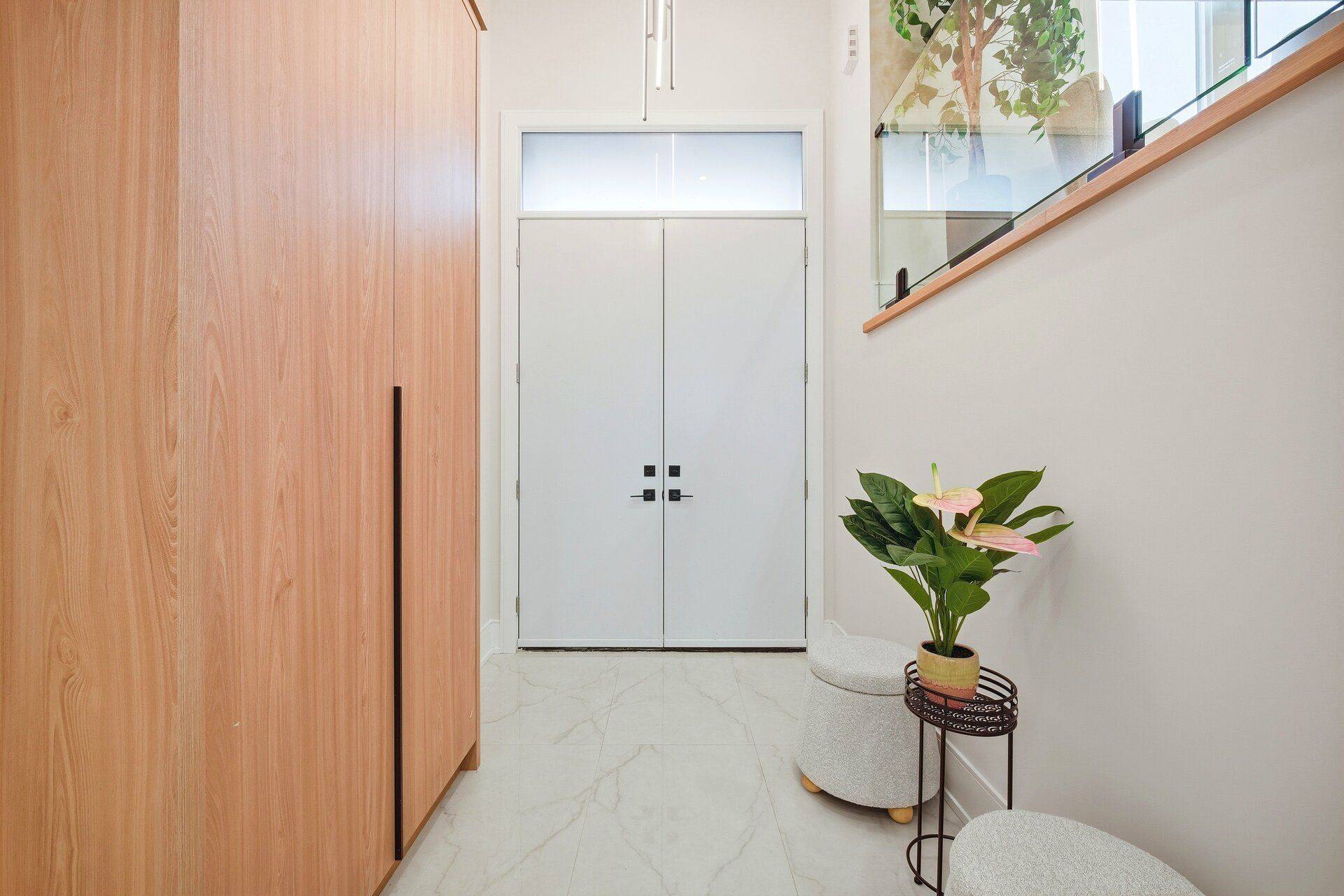 Mississauga, ON L5E 2A5,1228 Alexandra AVE