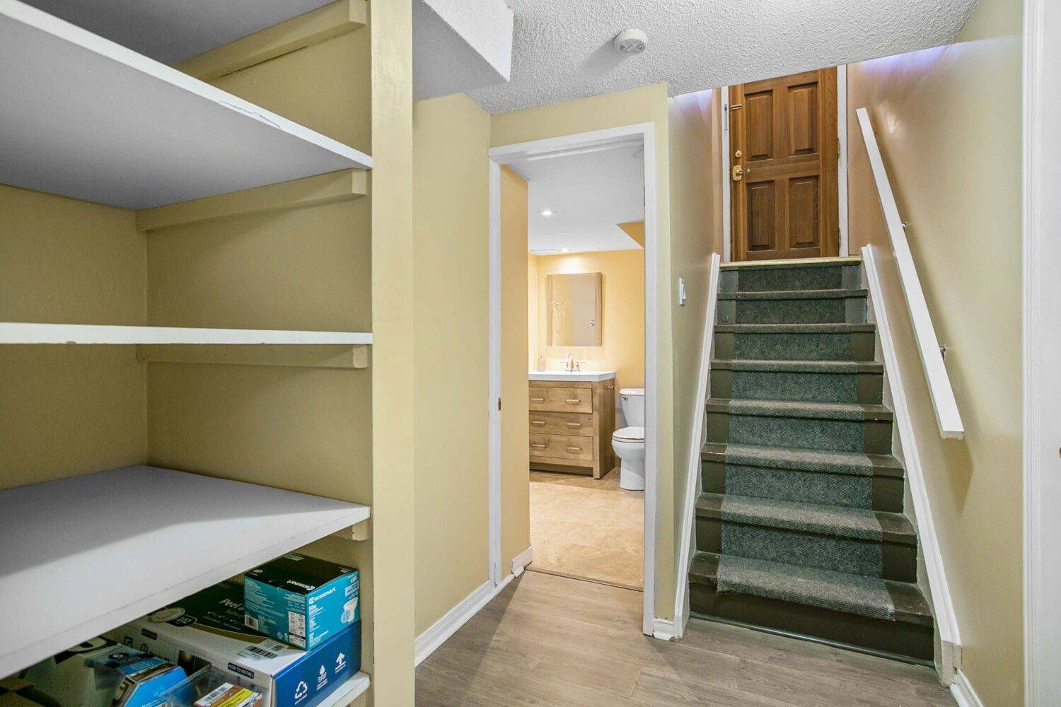 Mississauga, ON L5J 2A6,2112 TRUSCOTT DR #LOWER