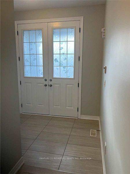 Brampton, ON L7A 0B6,12 Foliage DR