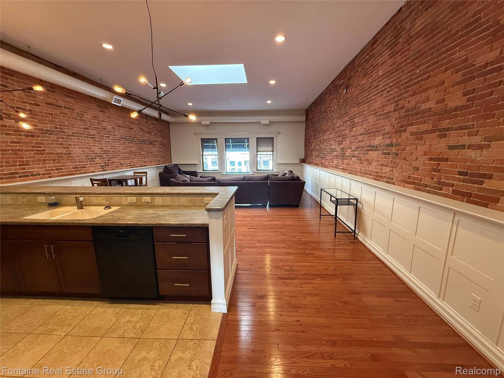 Howell, MI 48843,107 W Grand River AVE