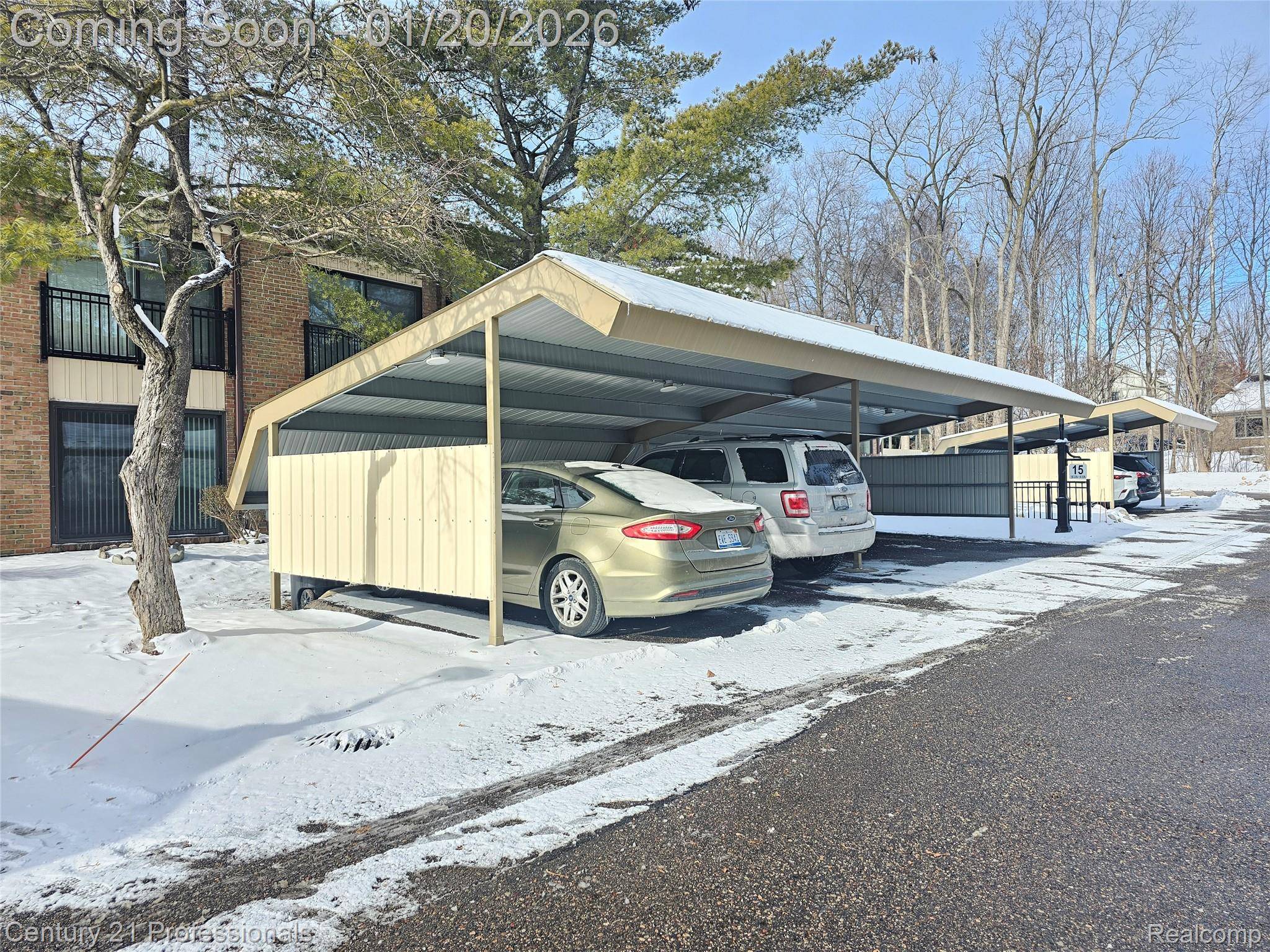 Livonia, MI 48152,18328 University Park DR