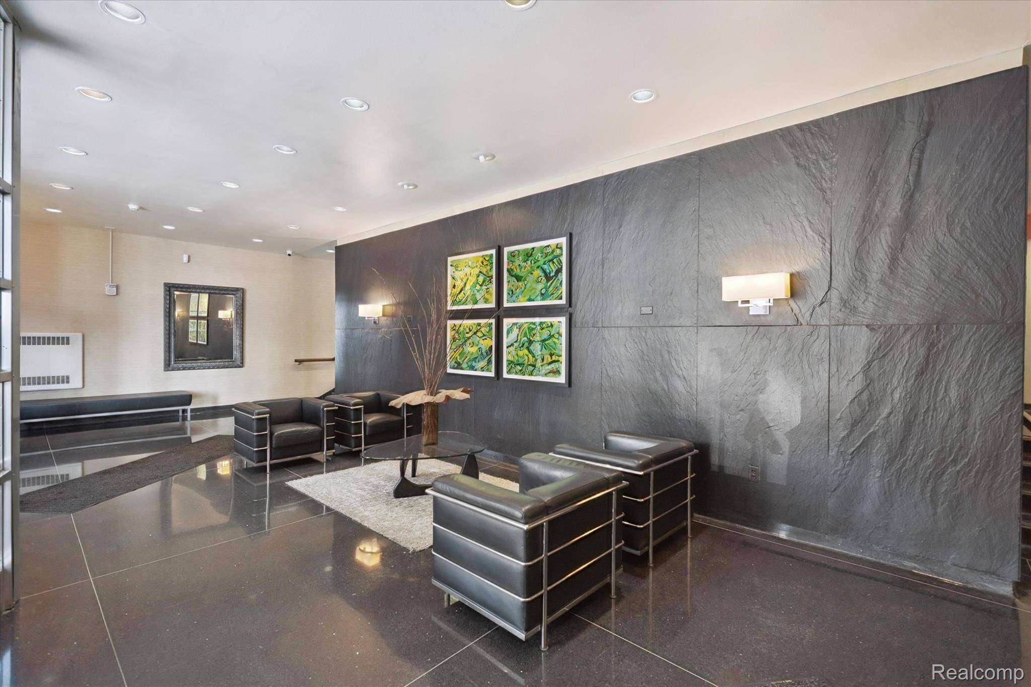 Detroit, MI 48214,8200 Jefferson AVE #102