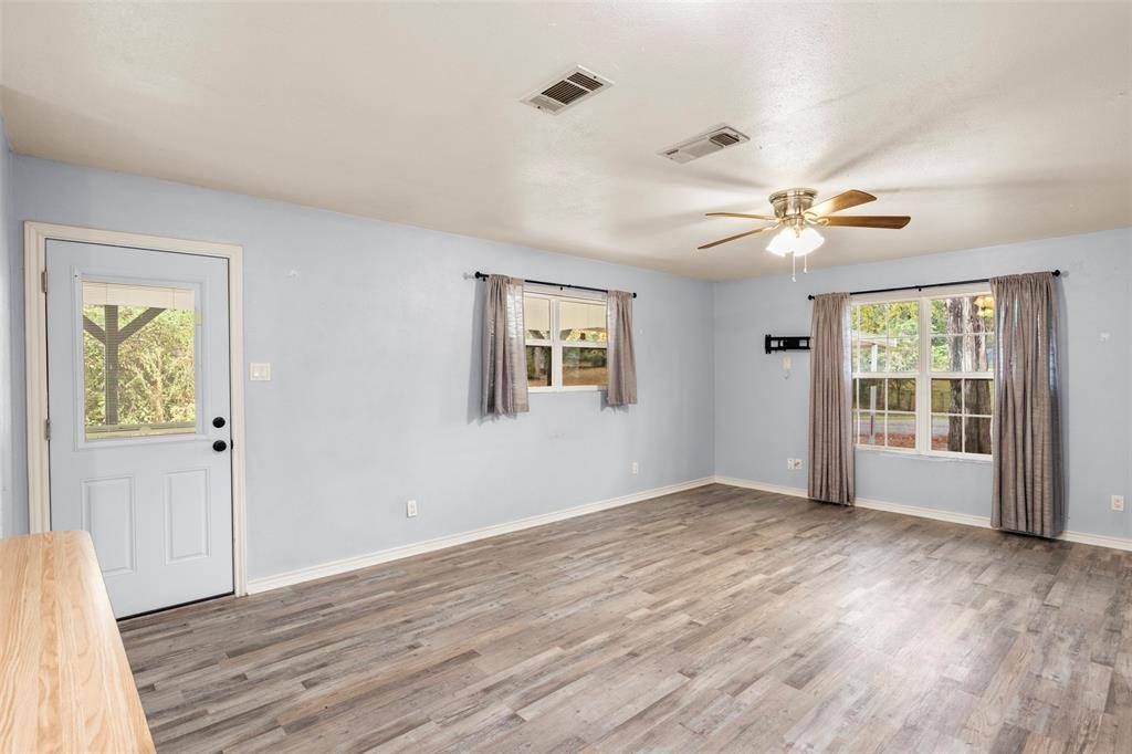 Tool, TX 75143,521 Hilltop Drive