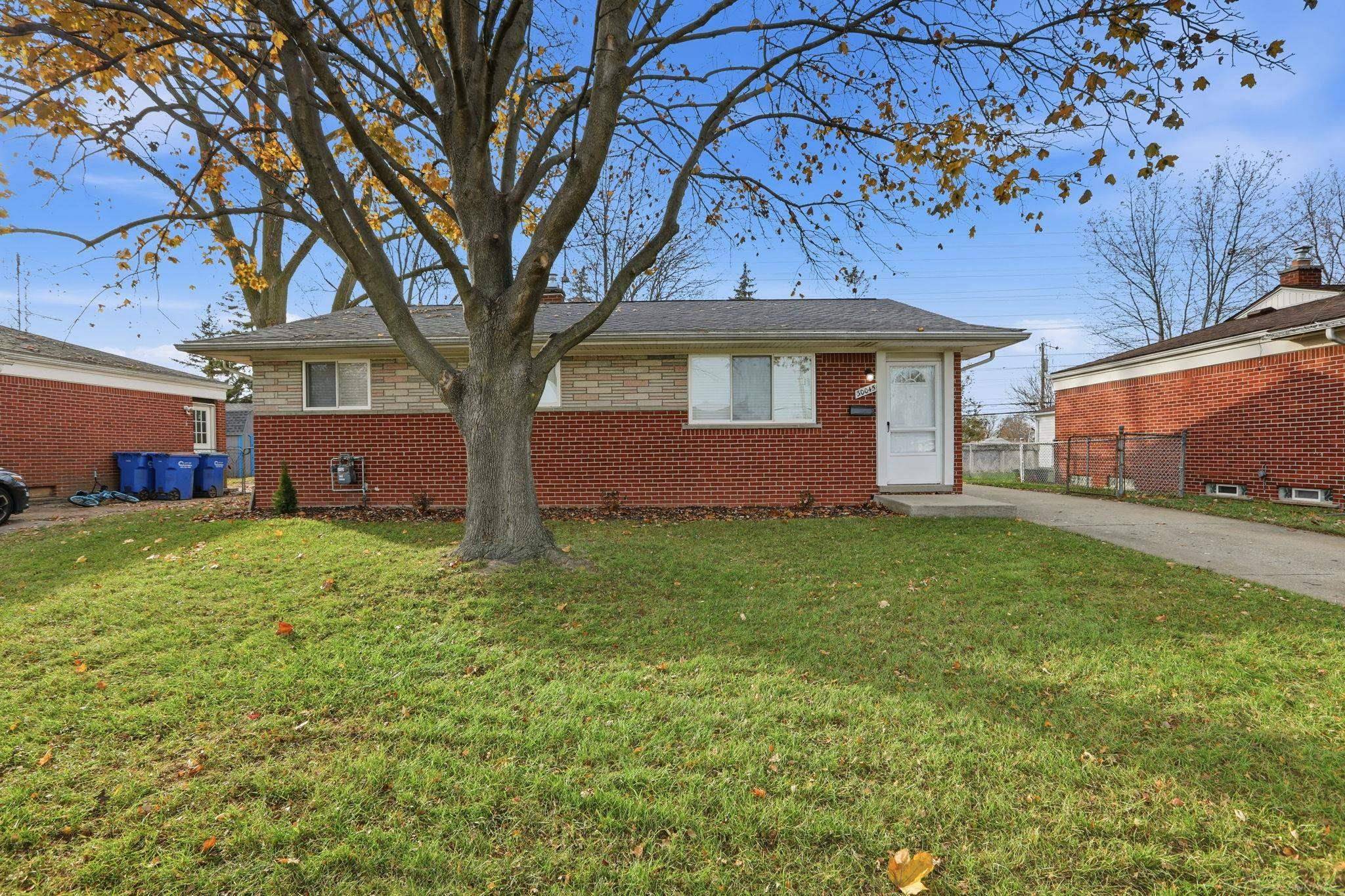 Warren, MI 48088,30045 N IROQUOIS DR