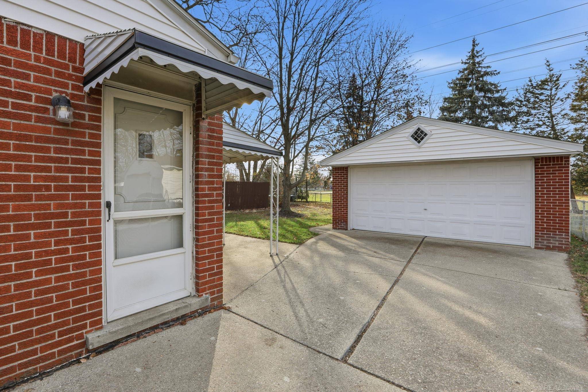 Warren, MI 48088,30045 N IROQUOIS DR