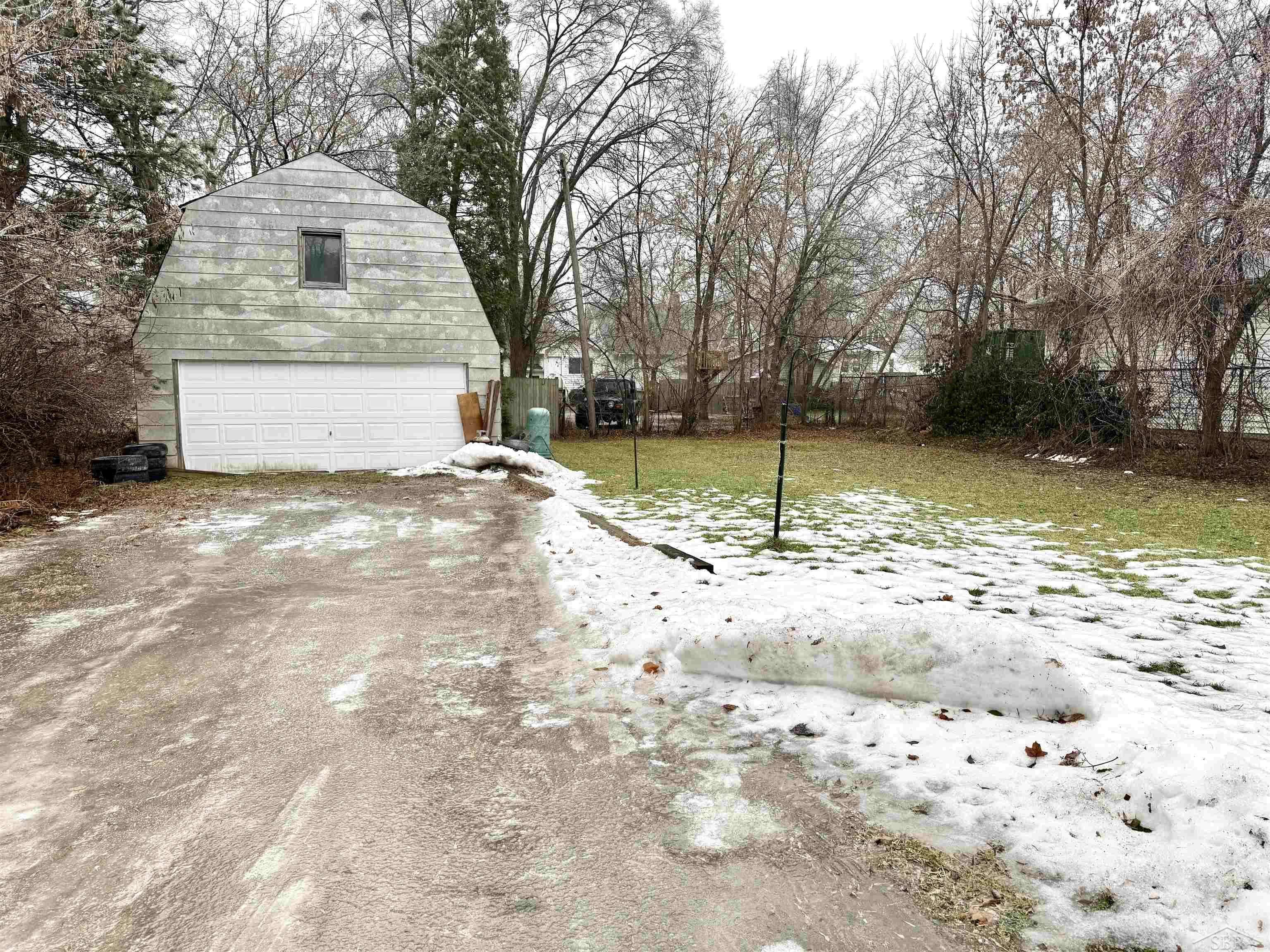 Saginaw, MI 48602,2125 State ST