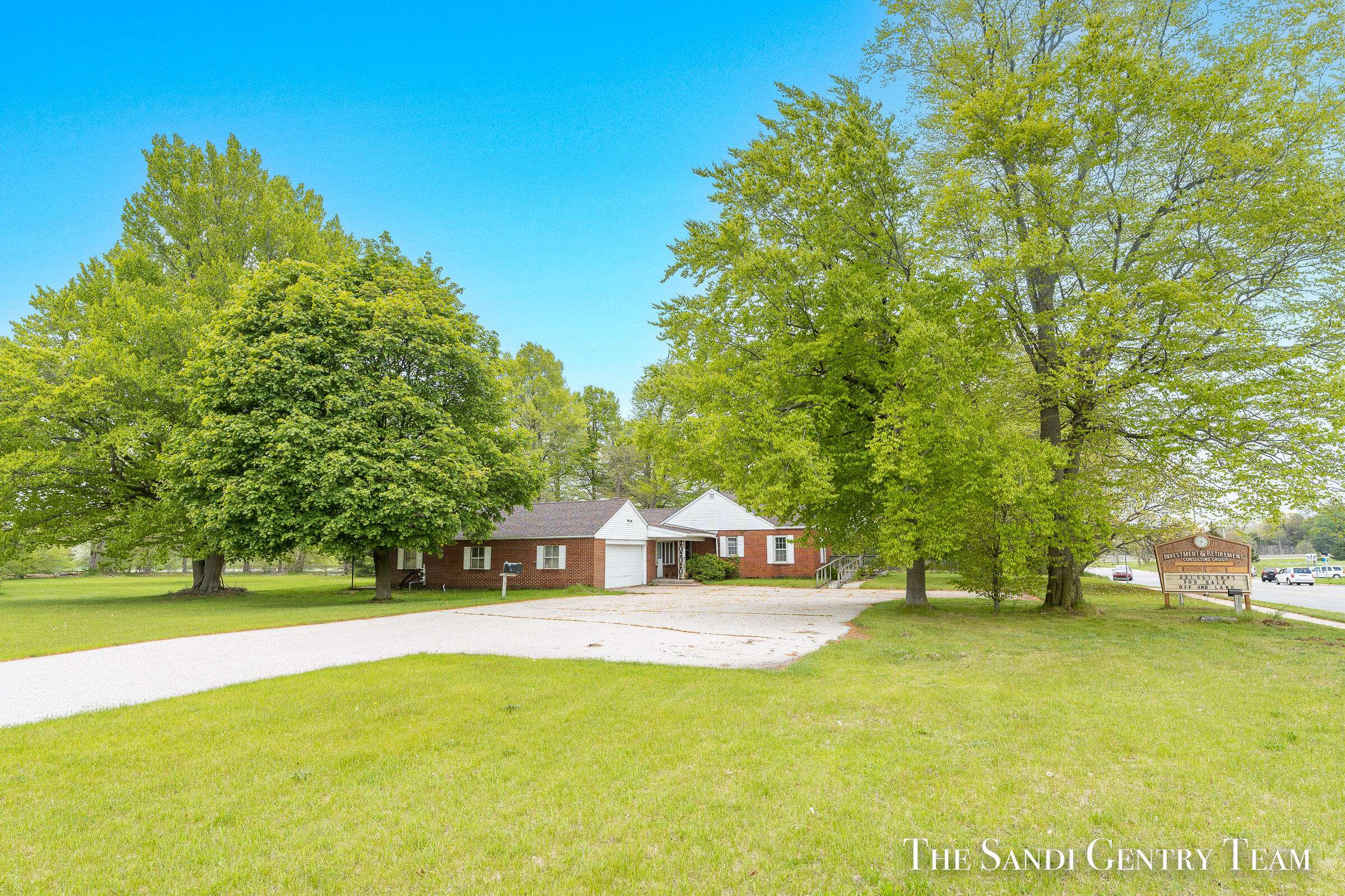 4631 S Harvey ST, Norton Shores City, MI 49444