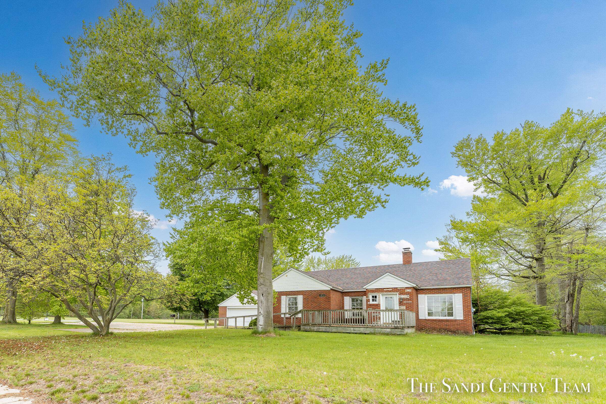 4631 S Harvey ST, Norton Shores City, MI 49444