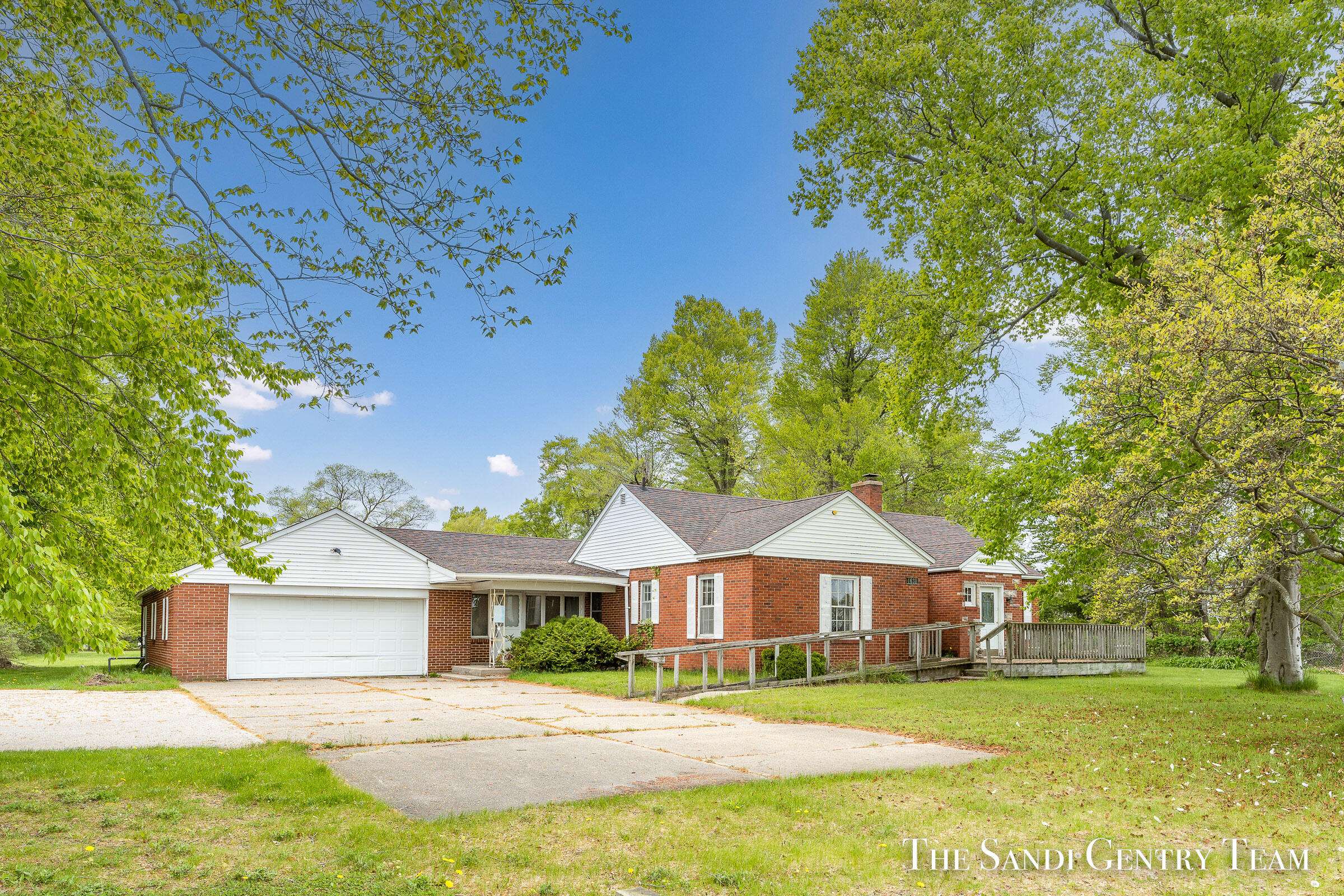 4631 S Harvey ST, Norton Shores City, MI 49444