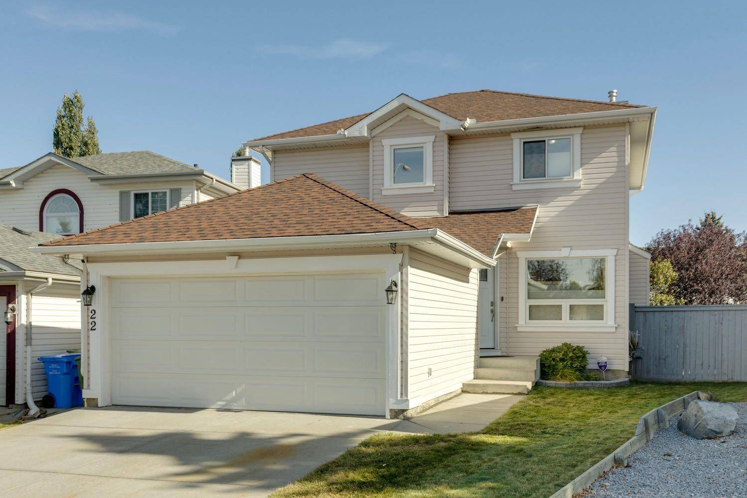 Calgary, AB T3A 5J4,22 Hidden Spring CT NW