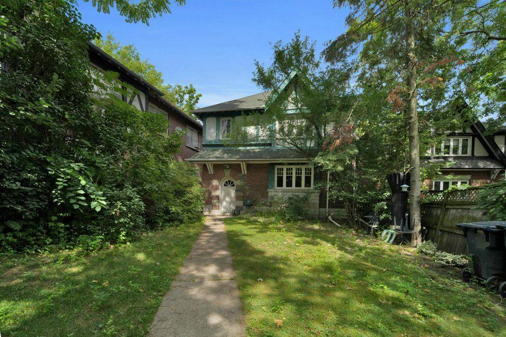 Toronto C02, ON M4V 1B4,390 Davenport RD