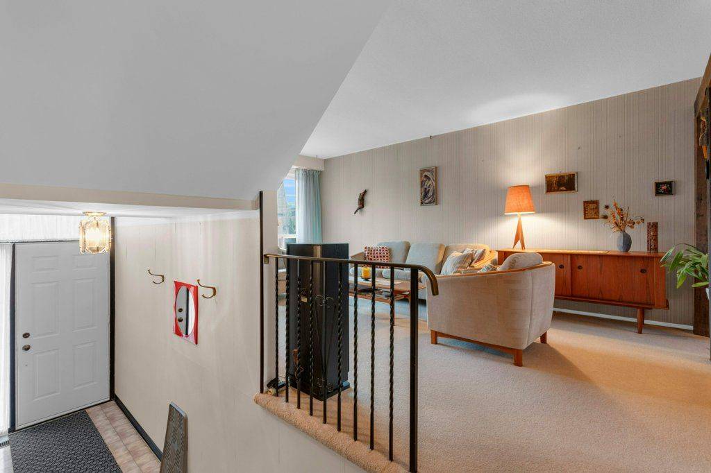 Markham, ON L3T 3Z8,28 Stately WAY