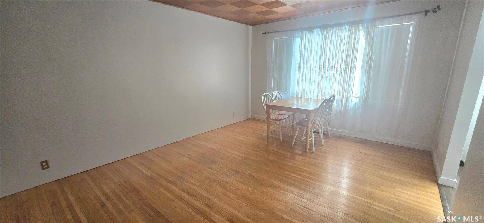 Regina, SK S4N 1C7,422 Mullin AVENUE E