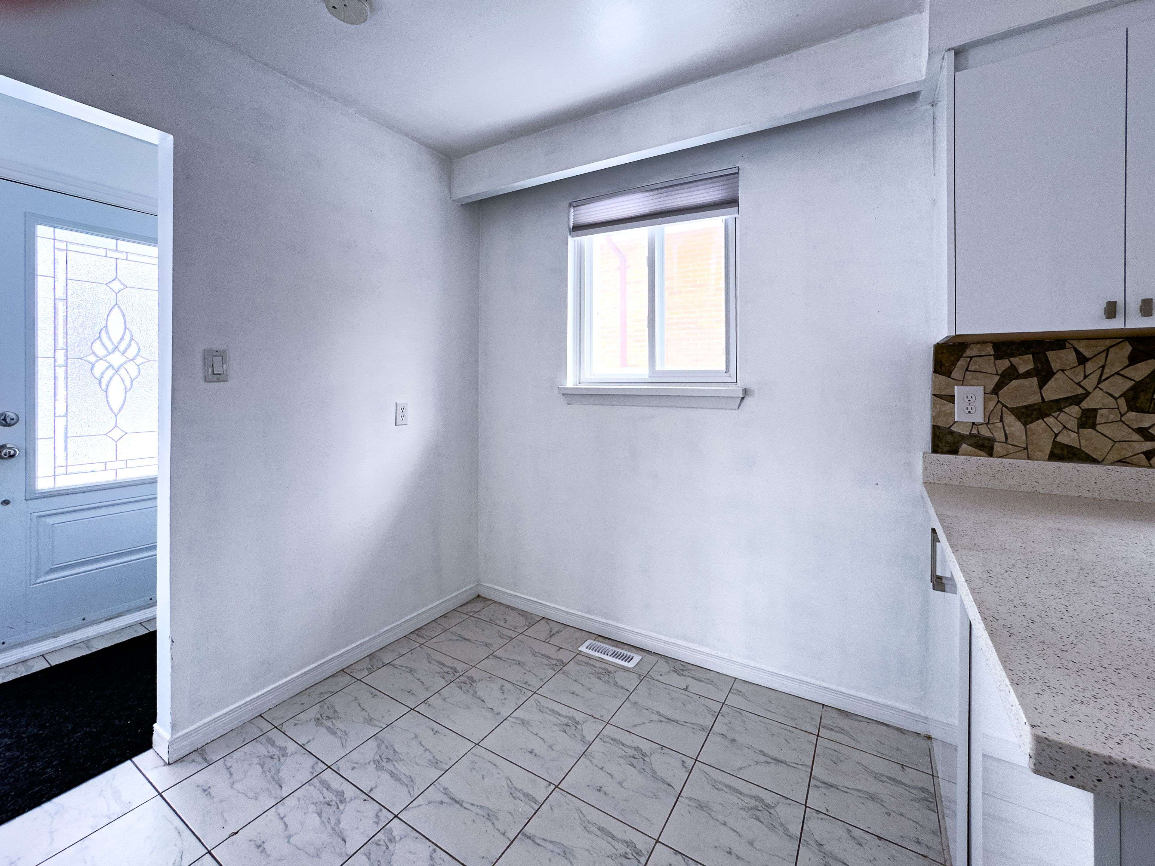 Mississauga, ON L5A 2A7,3240 Trisha Downs #Upper