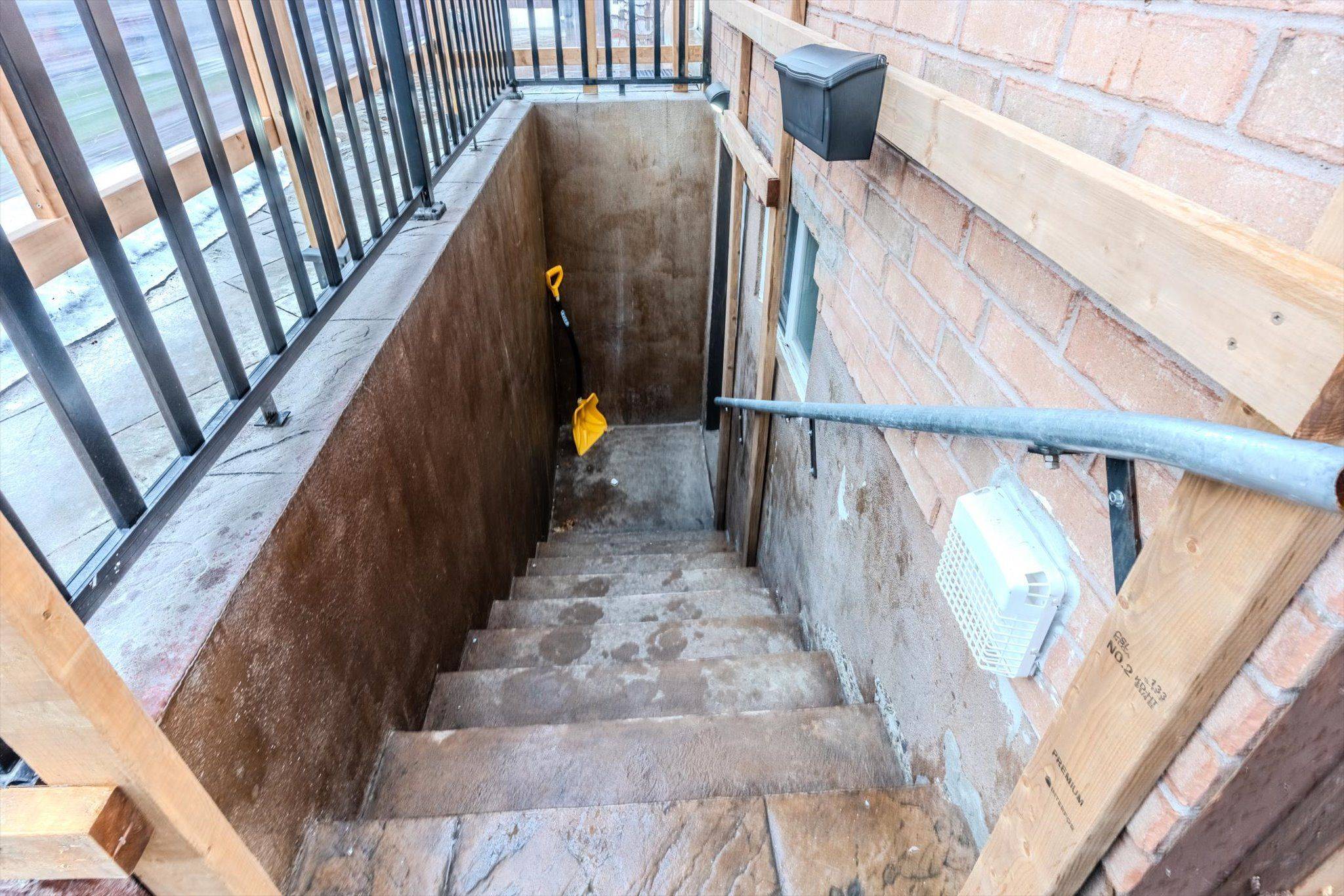 Mississauga, ON L5V 2X5,807 Father D'Souza DR