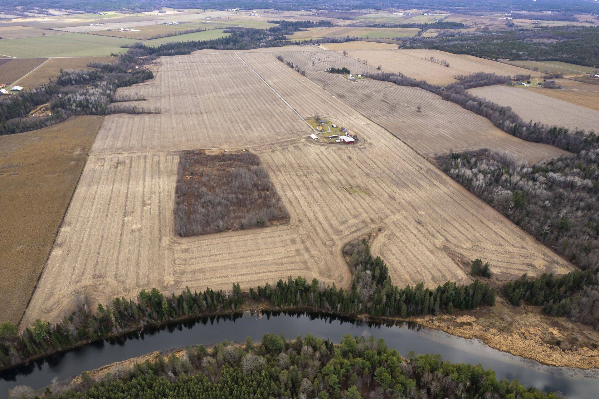 1998 South Mcnaughton RD W, Admaston/bromley, ON K7V 3Z5