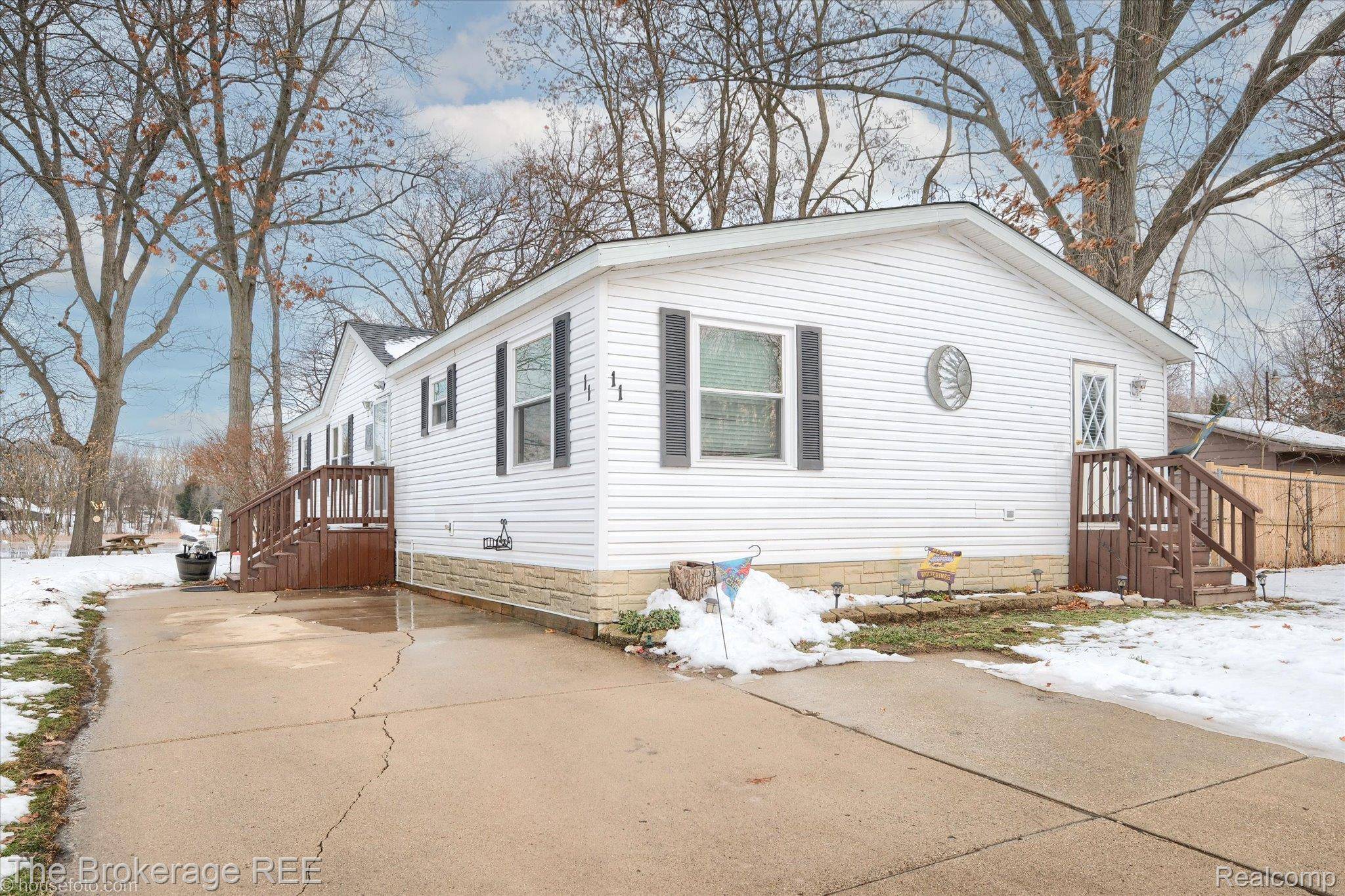 Linden, MI 48451,11 Crane Lake DR