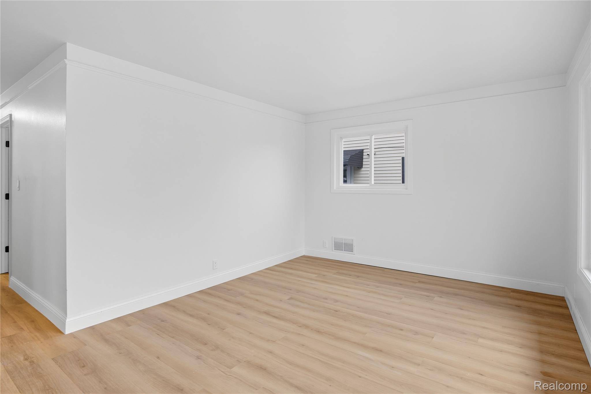 Hazel Park, MI 48030,344 Chestnut AVE