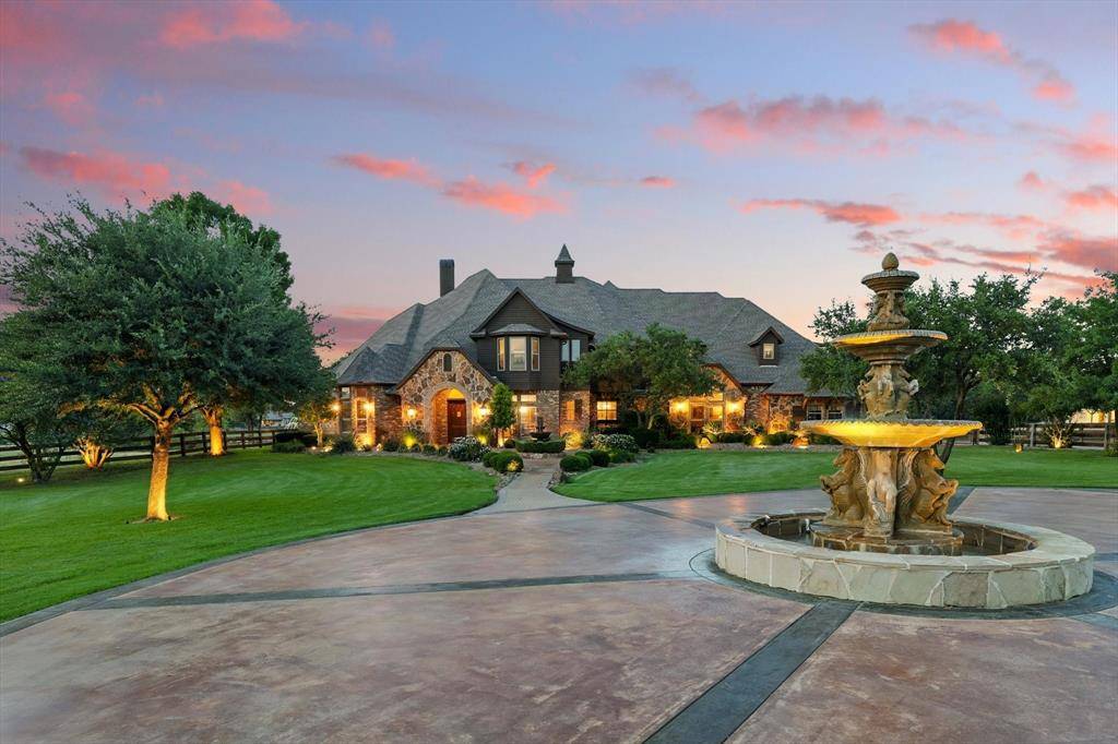 Argyle, TX 76226,2 Groves Circle