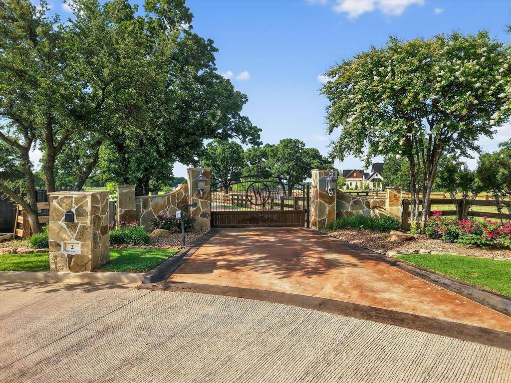 Argyle, TX 76226,2 Groves Circle