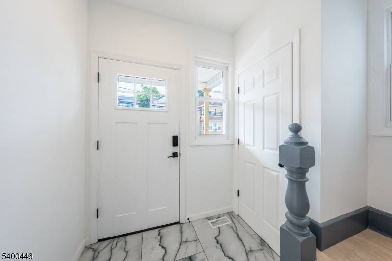 Newark City, NJ 07106,32 Palm St