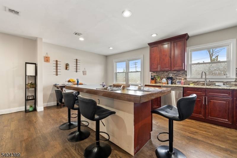 Carteret Boro, NJ 07008,5 Jessie St