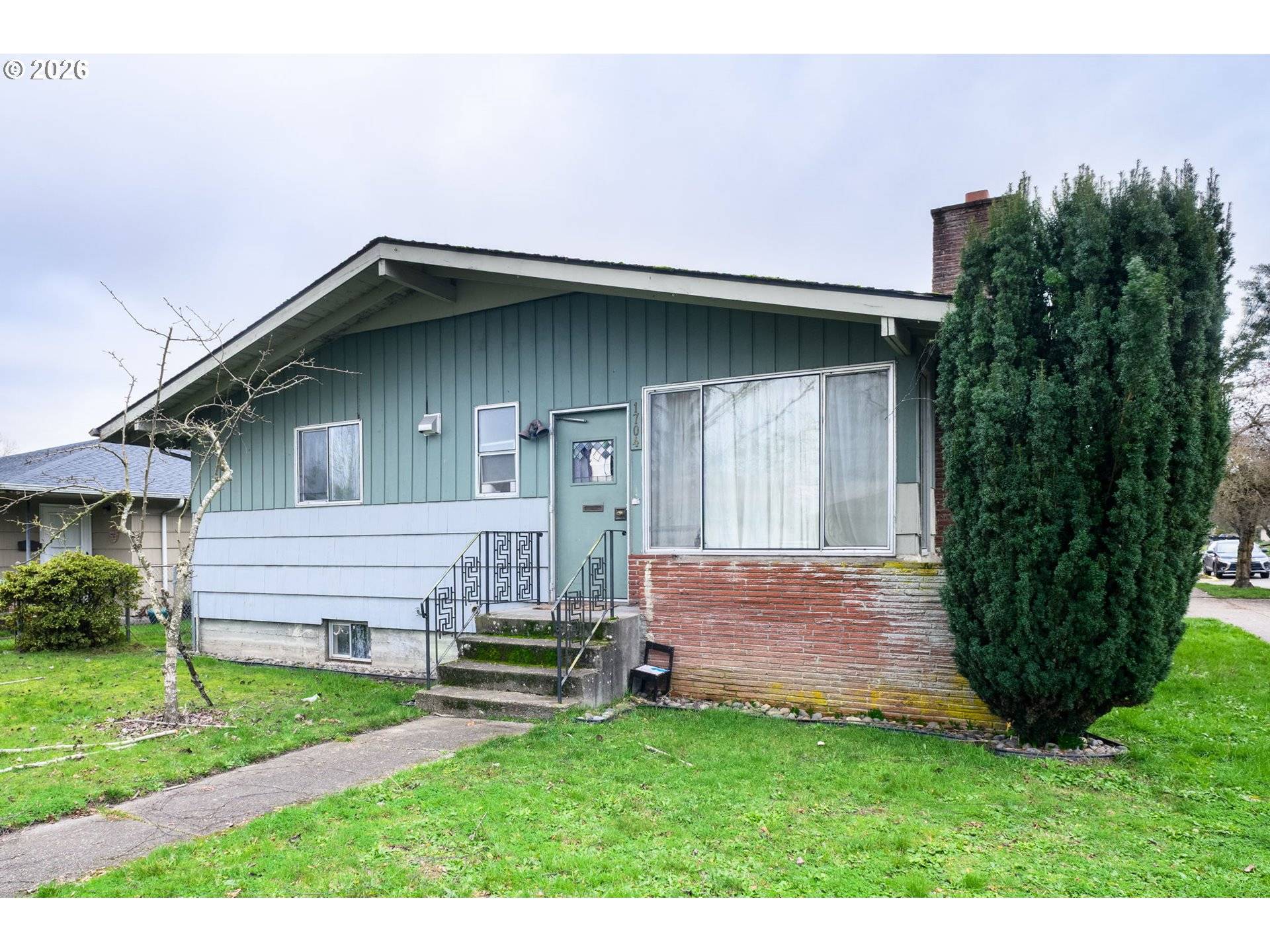 Longview, WA 98632,1704 10TH AVE