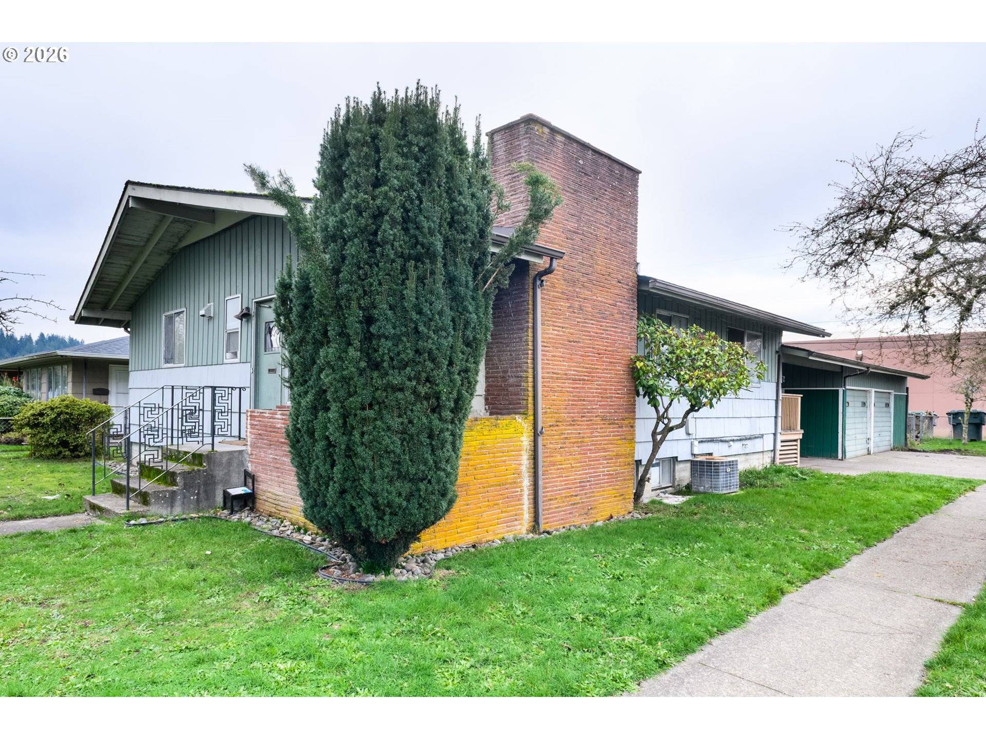 Longview, WA 98632,1704 10TH AVE