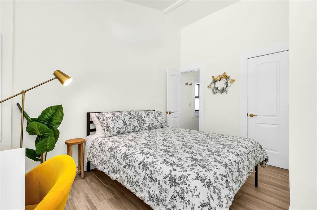 Fort Lauderdale, FL 33304,742 NE 17th Ave