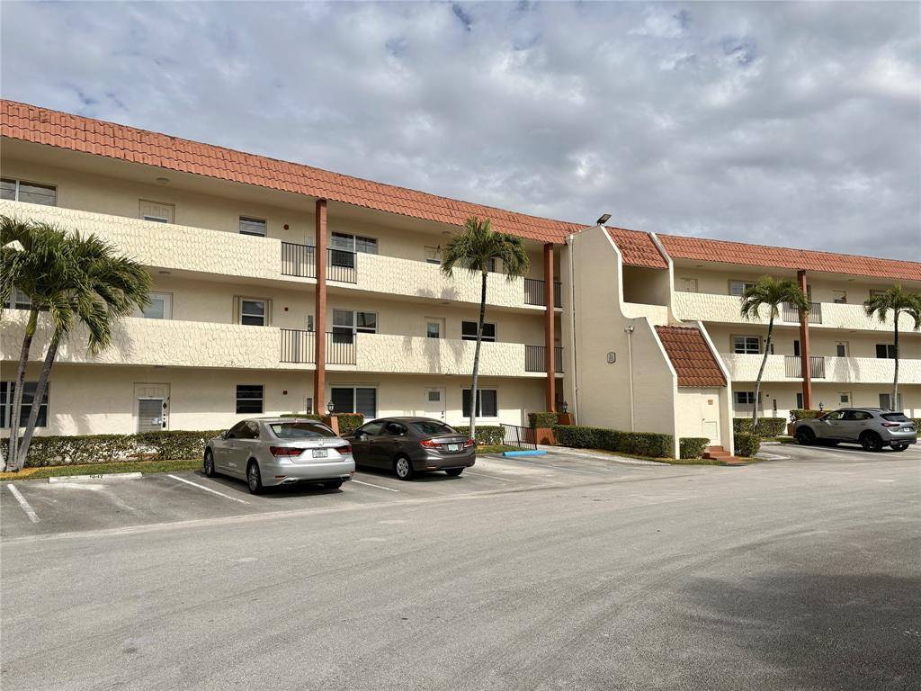Pembroke Pines, FL 33025,271 S Hollybrook Dr #205