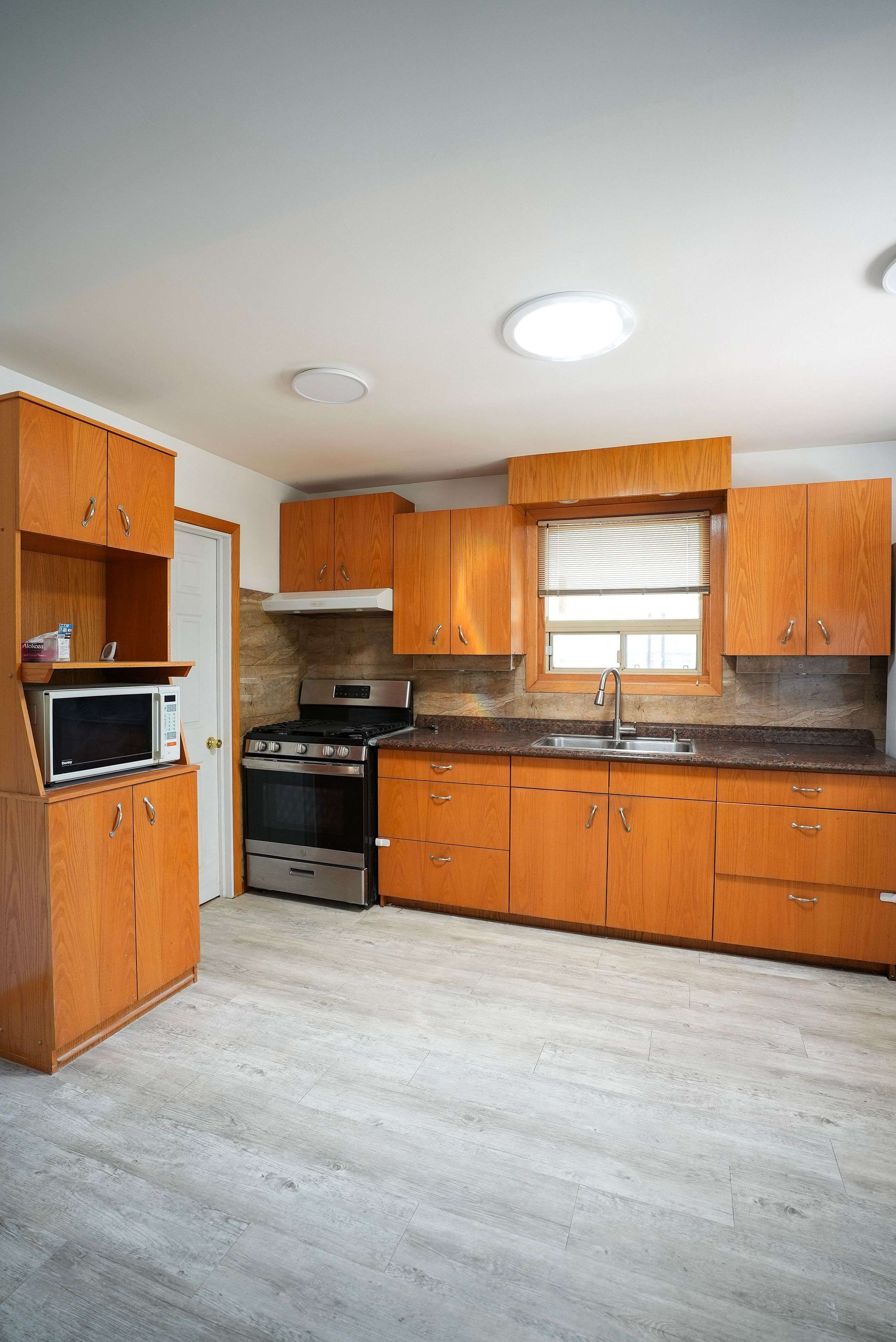 Brampton, ON L6V 2H6,67 Sutherland AVE #Upper