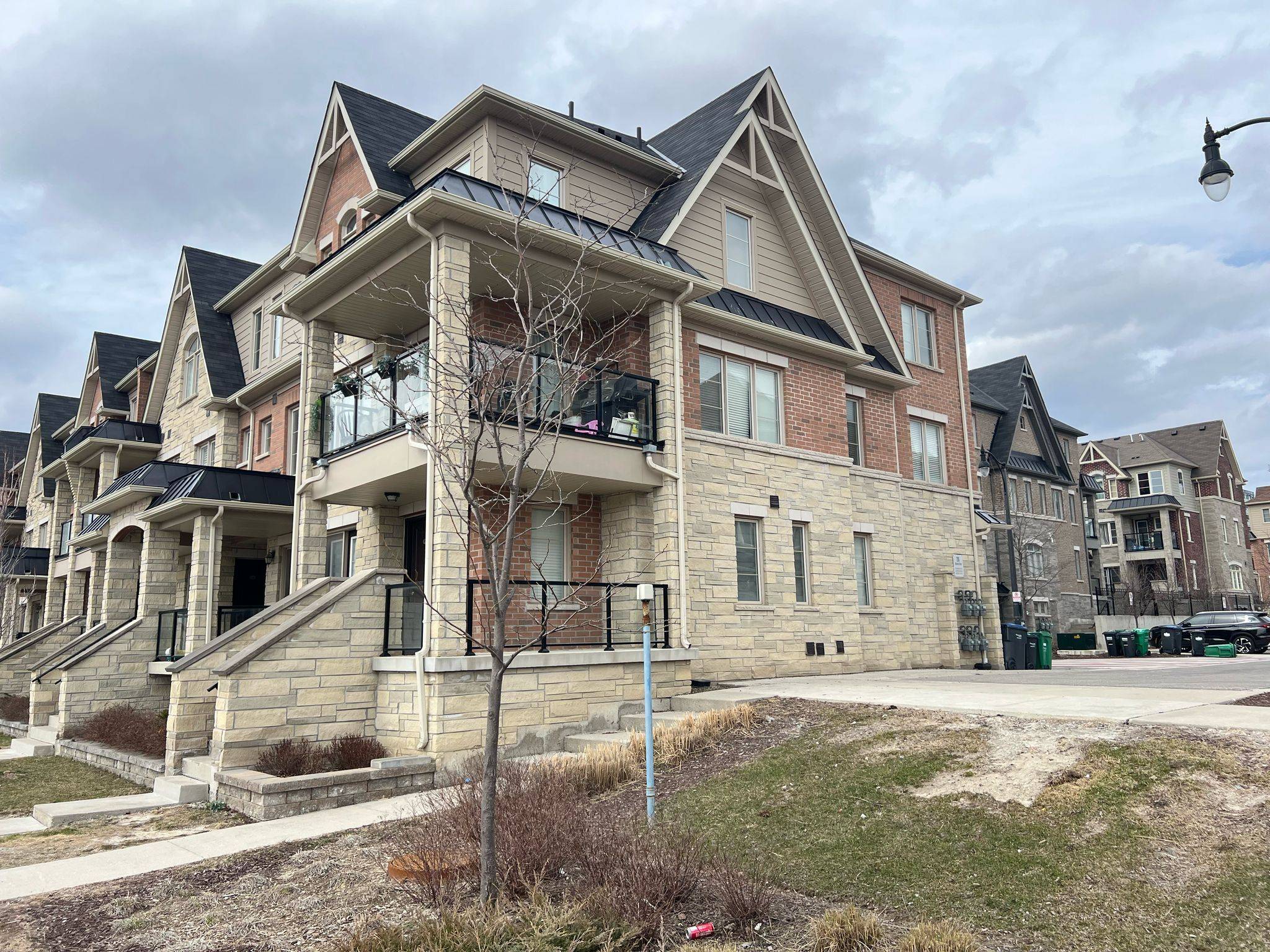 Brampton, ON L7A 4S6,200 Veterans DR #103