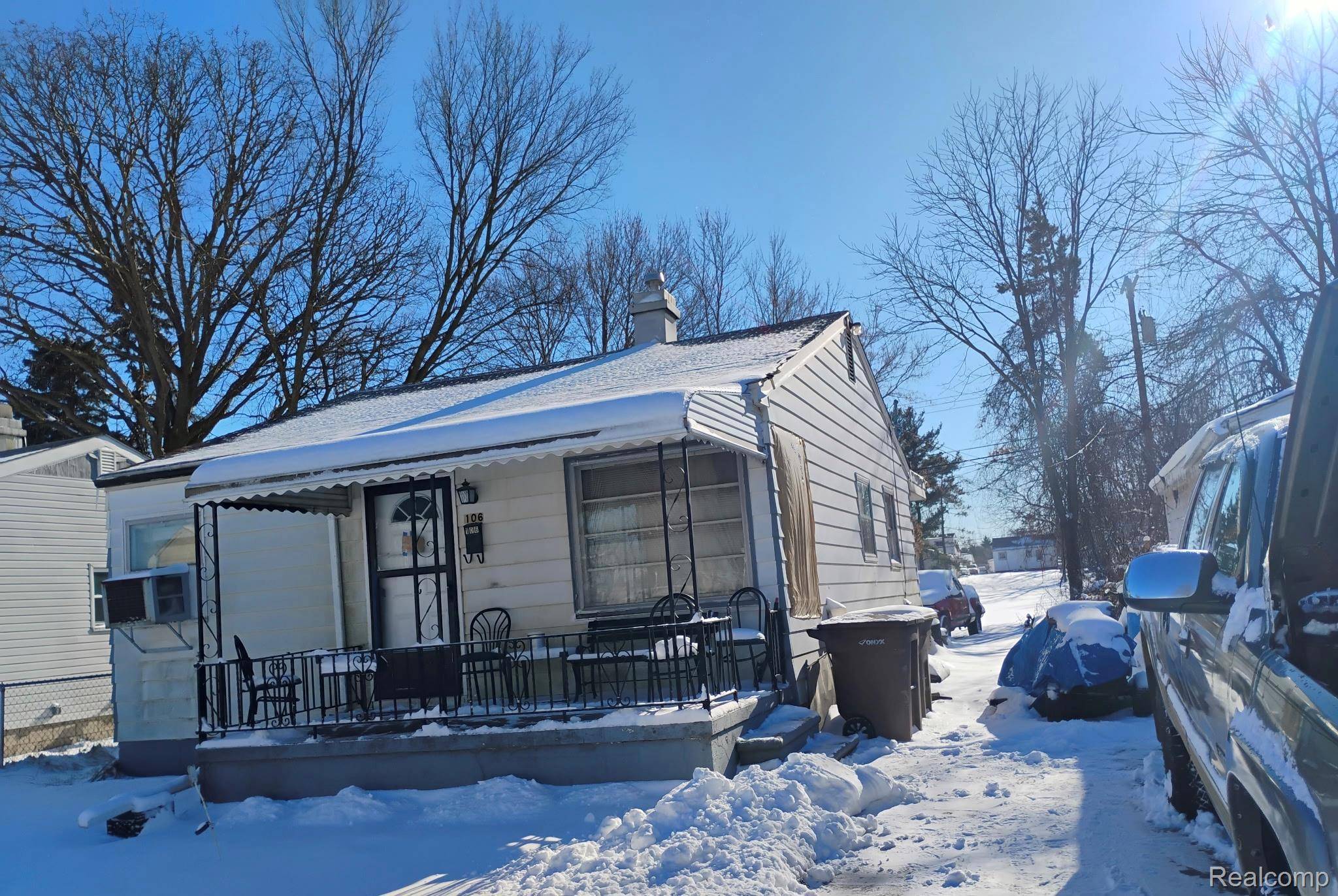 Pontiac, MI 48340,106 E Hopkins AVE