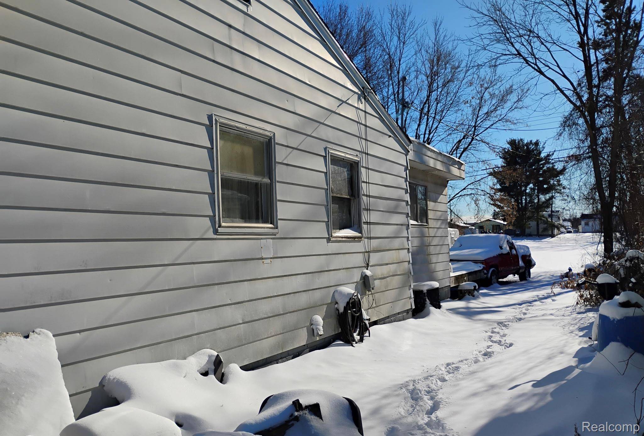 Pontiac, MI 48340,106 E Hopkins AVE