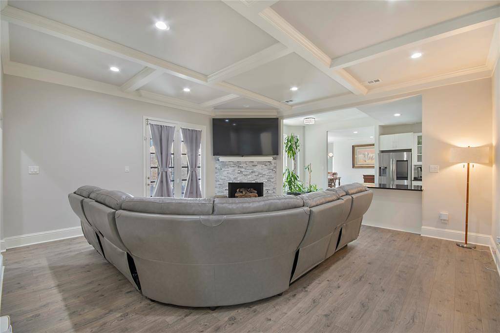 Dallas, TX 75248,6522 Laurel Valley Road