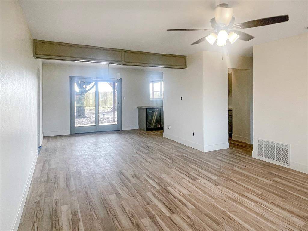 Graham, TX 76450,179 Oakland Street