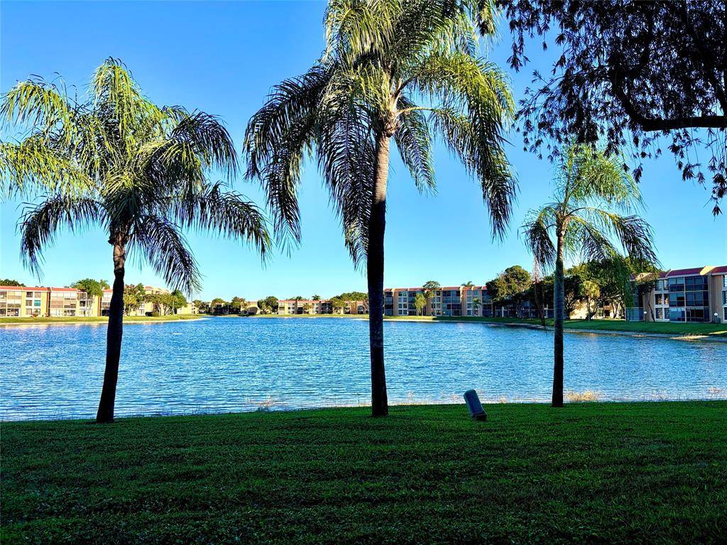 Pompano Beach, FL 33063,6207 Coral Lake Dr #107