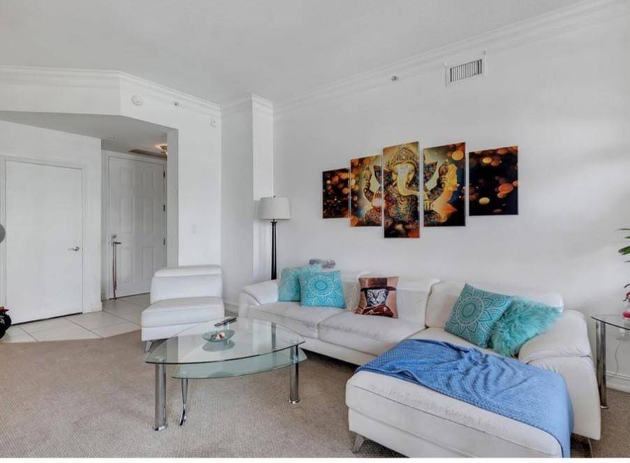 Miami, FL 33180,3001 NE 185th St #515