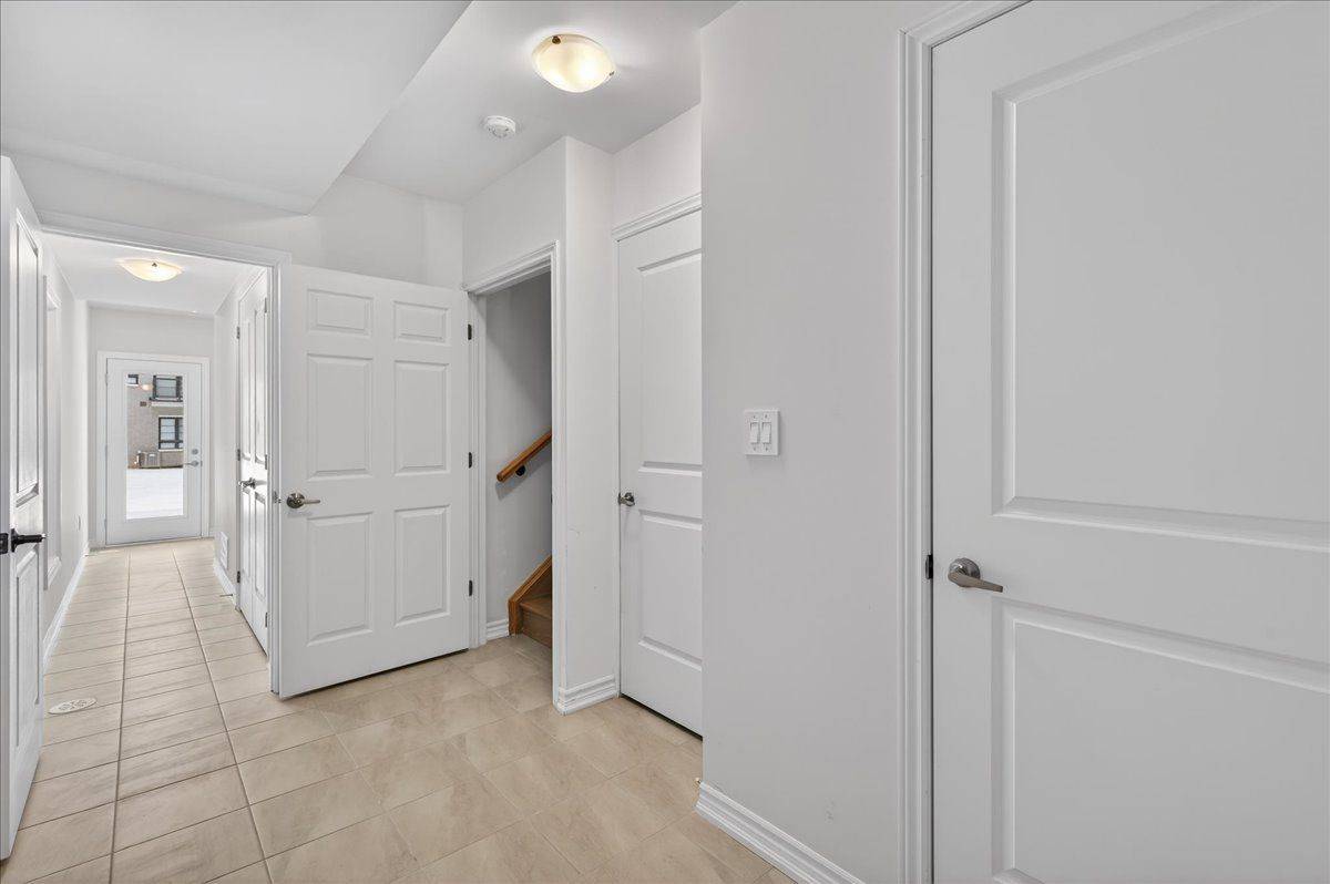 Mississauga, ON L5V 0E9,5946 Saigon ST #Upper