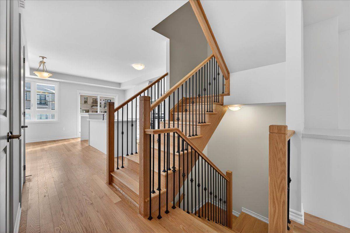 Mississauga, ON L5V 0E9,5946 Saigon ST #Upper