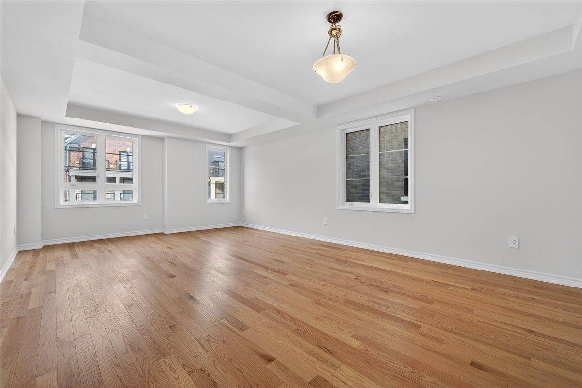 Mississauga, ON L5V 0E9,5946 Saigon ST #Upper