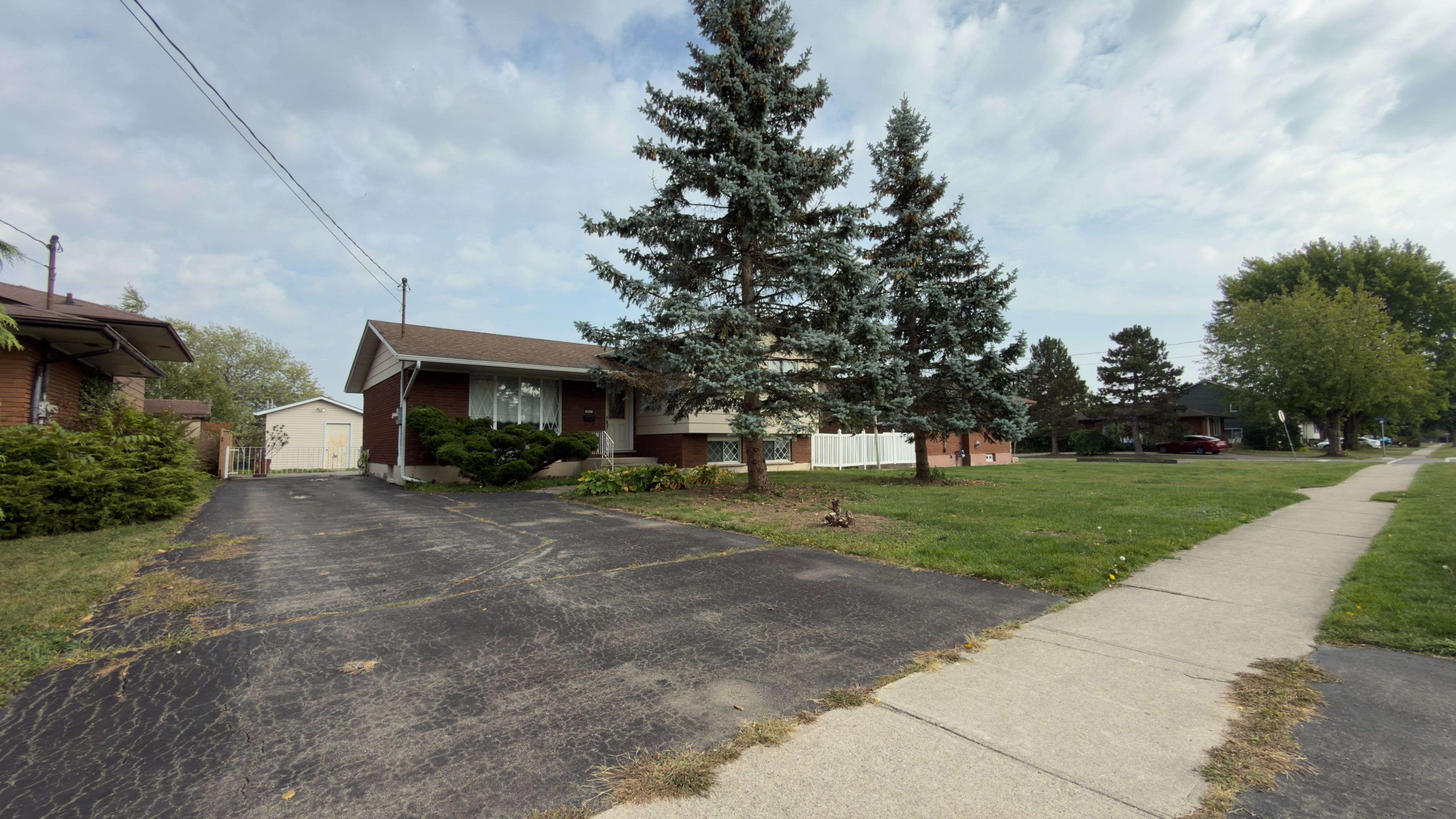 Port Colborne, ON L3K 5A1,987 Steele ST