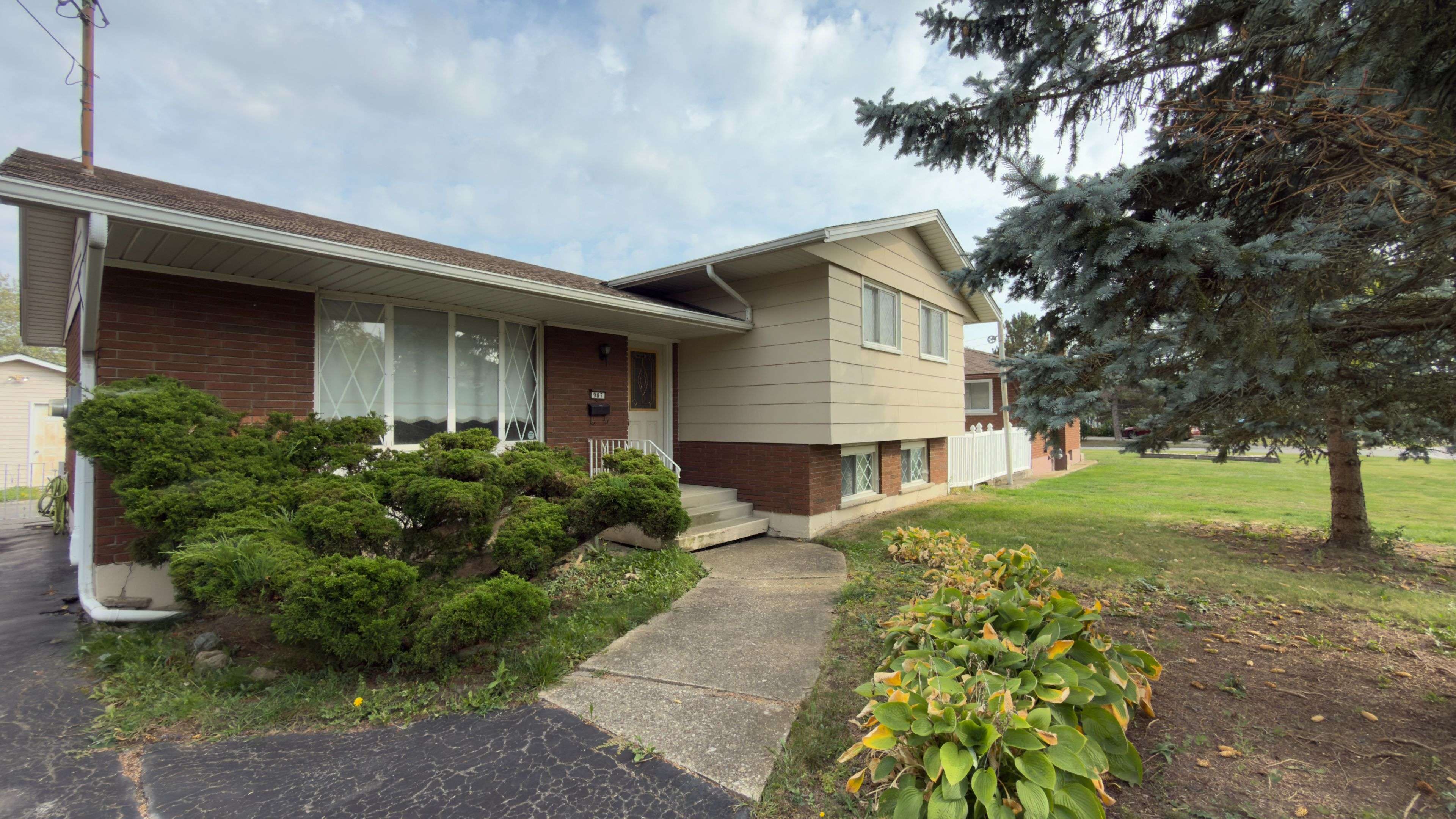 Port Colborne, ON L3K 5A1,987 Steele ST