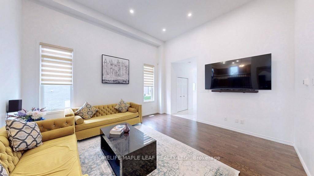 Kitchener, ON N2R 0P6,59 Saddlebrook CT