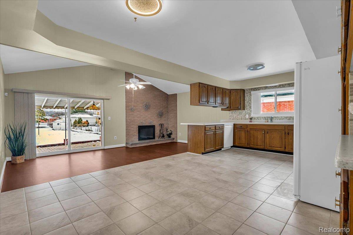 Warren, MI 48088,27739 Yvette DR