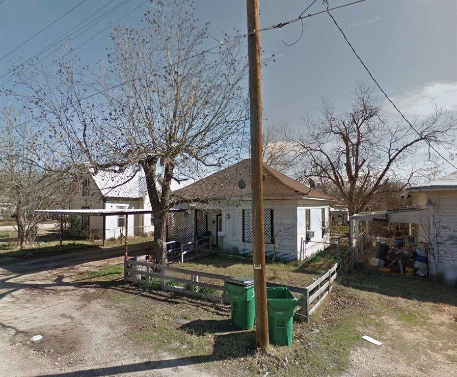 Mart, TX 76664,308 E Ross Avenue