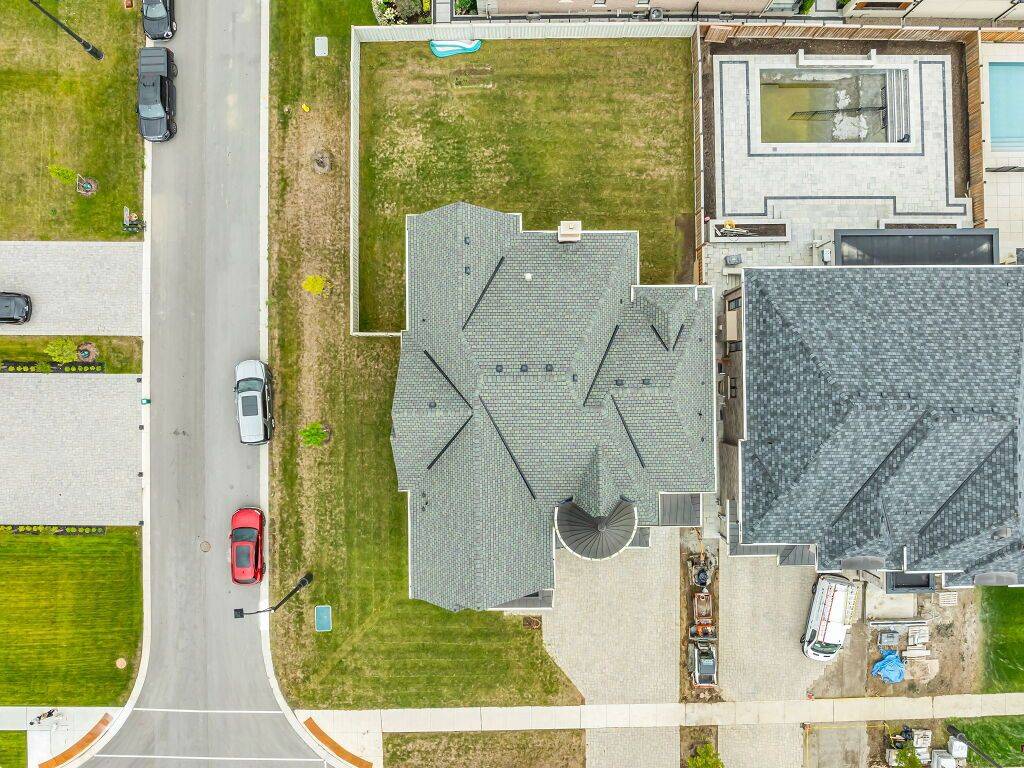 Vaughan, ON L4H 4N6,2 ENDLESS CIR